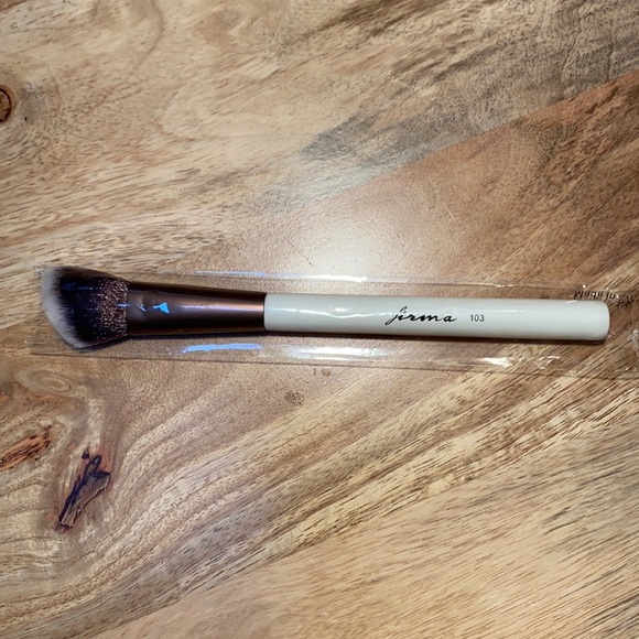 FIRMA | 103 Angled Contour brush - Picture 1 of 3